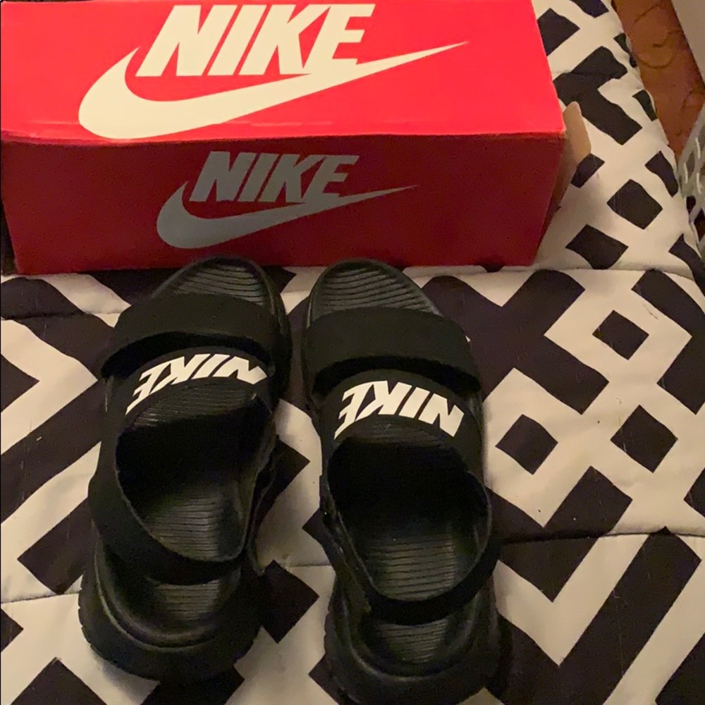WMNS NIKE TANJUN SANDAL